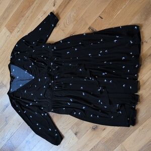 Torrid faux wrap dress bird print v neck size 2